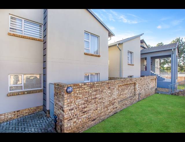3 BEDROOM APARTMENT FOR SALE IN NORTH RIDING